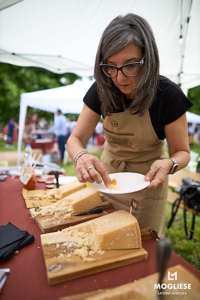 Glasses in Villa: excellent tastings with the Mogliese Latteria