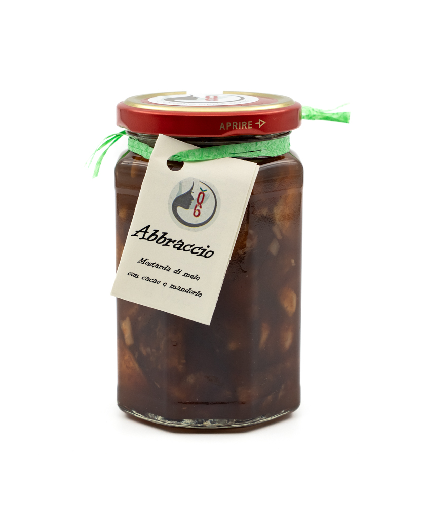 Abbraccio: mostarda di mele con cacao e mandorle