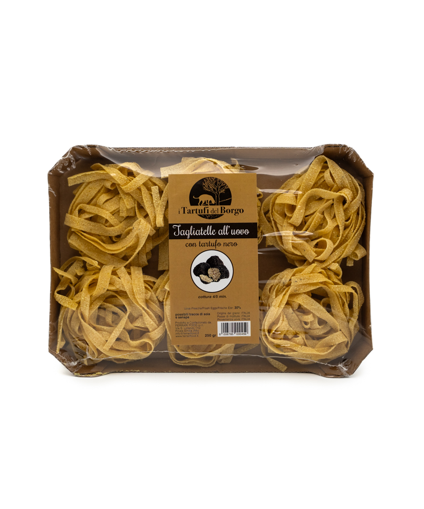 Tagliatelle all'uovo con tartufo nero