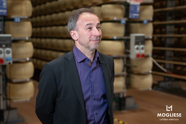 Discover the heart of Parmigiano Reggiano with “Open Dairy Farms”