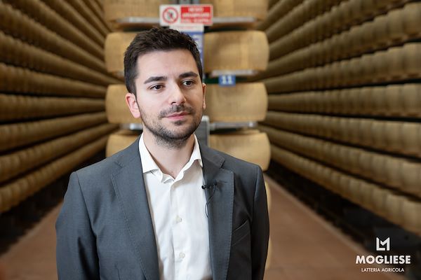 Discover the heart of Parmigiano Reggiano with “Open Dairy Farms”
