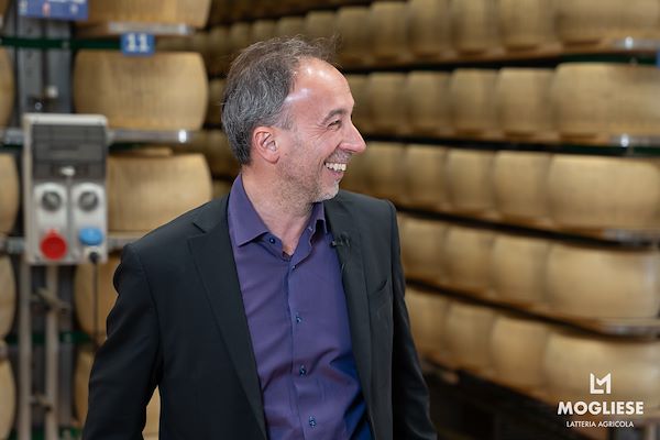 Discover the heart of Parmigiano Reggiano with “Open Dairy Farms”