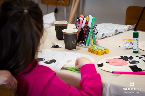 Discover the heart of Parmigiano Reggiano with “Open Dairy Farms”