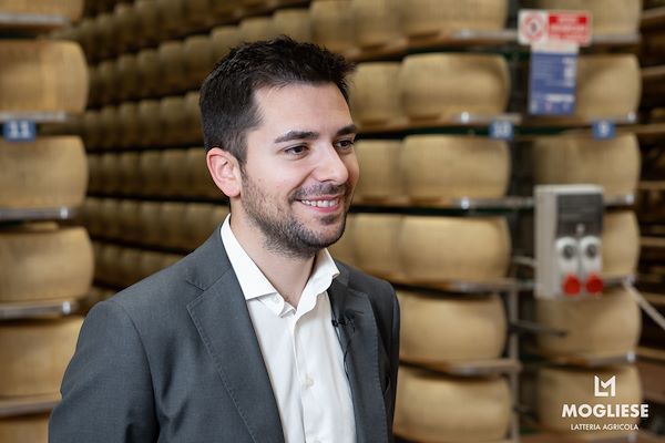 Discover the heart of Parmigiano Reggiano with “Open Dairy Farms”