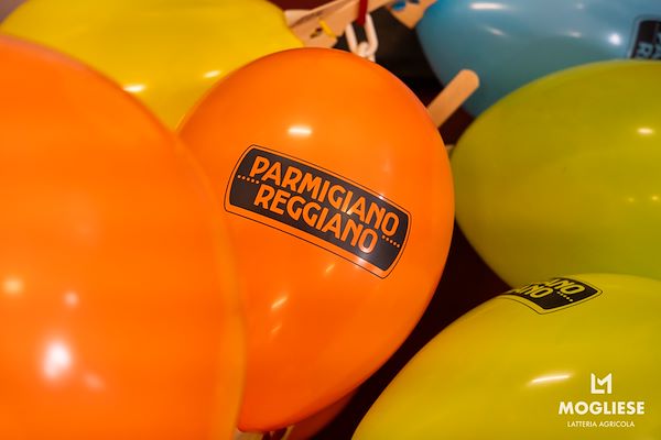 Discover the heart of Parmigiano Reggiano with “Open Dairy Farms”